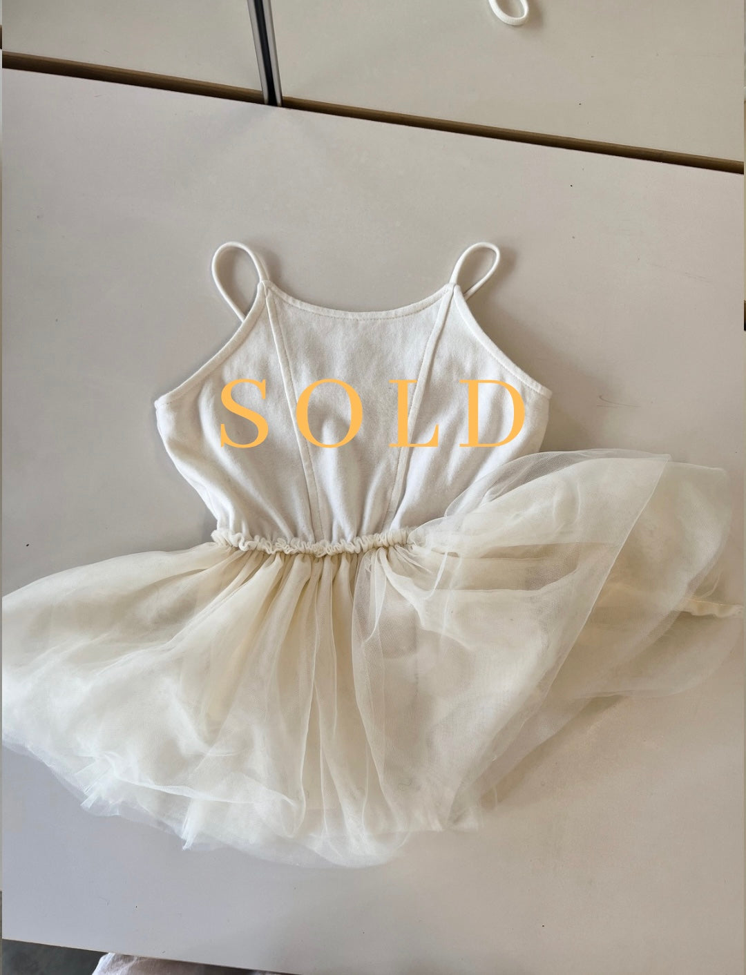 Ivory tutu size 3 (pre loved)